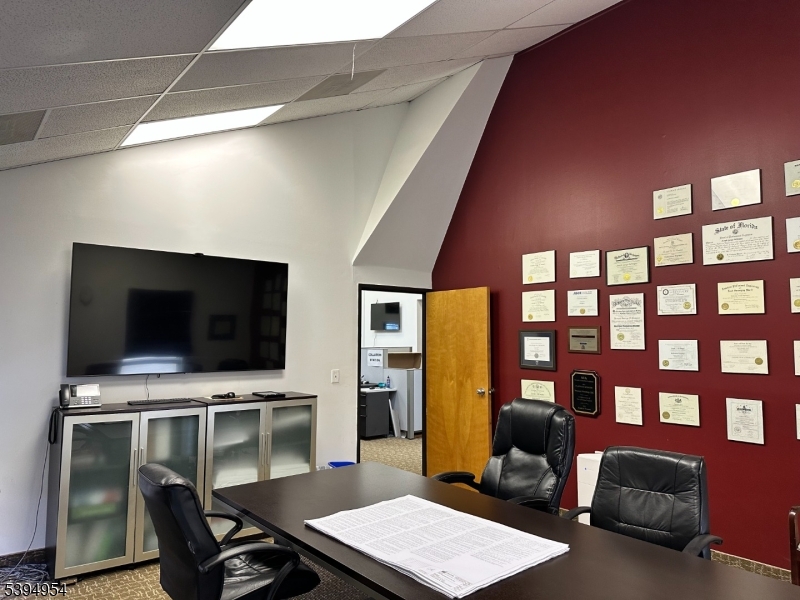 Mountain Lakes Boro, NJ 07046,115 Us Highway 46