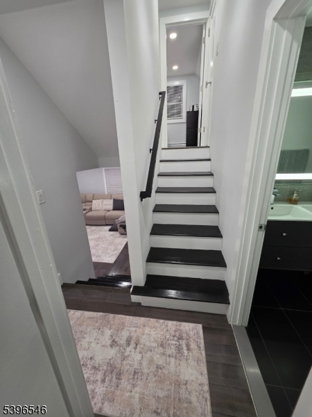 Hillside Twp., NJ 07205,569 Harvard Ave #1