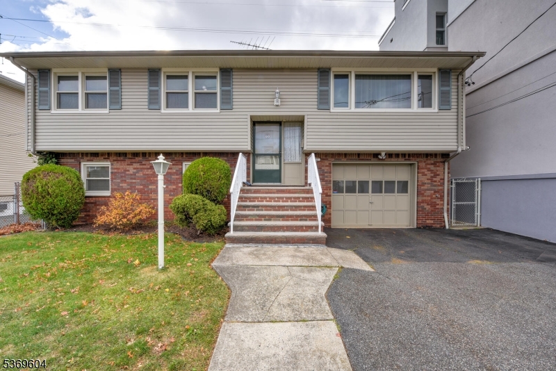 27 Carmer Ave, Belleville Twp., NJ 07109