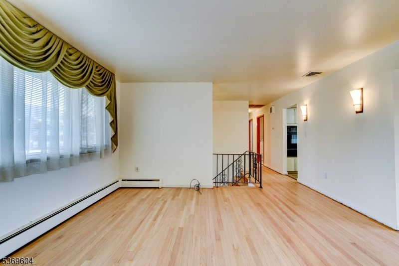 Belleville Twp., NJ 07109,27 Carmer Ave