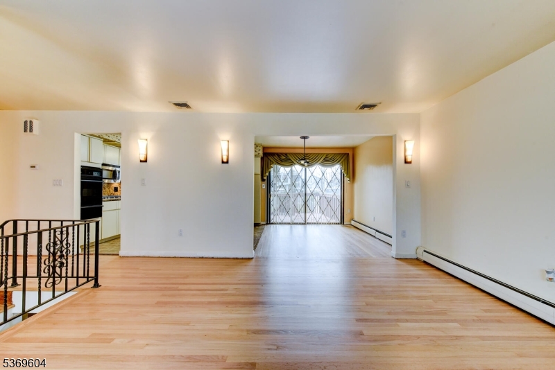 Belleville Twp., NJ 07109,27 Carmer Ave