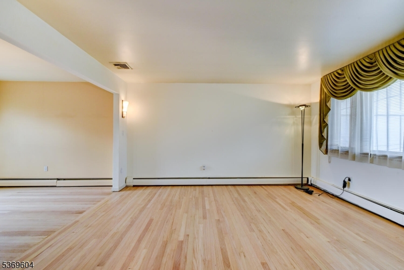 Belleville Twp., NJ 07109,27 Carmer Ave