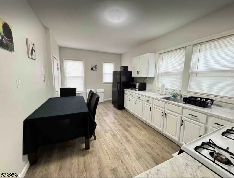 Newark City, NJ 07108,854 S 15Th St #2