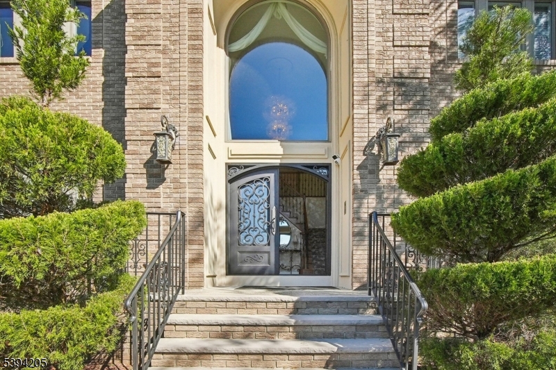 Scotch Plains Twp., NJ 07076,42 Winchester Dr