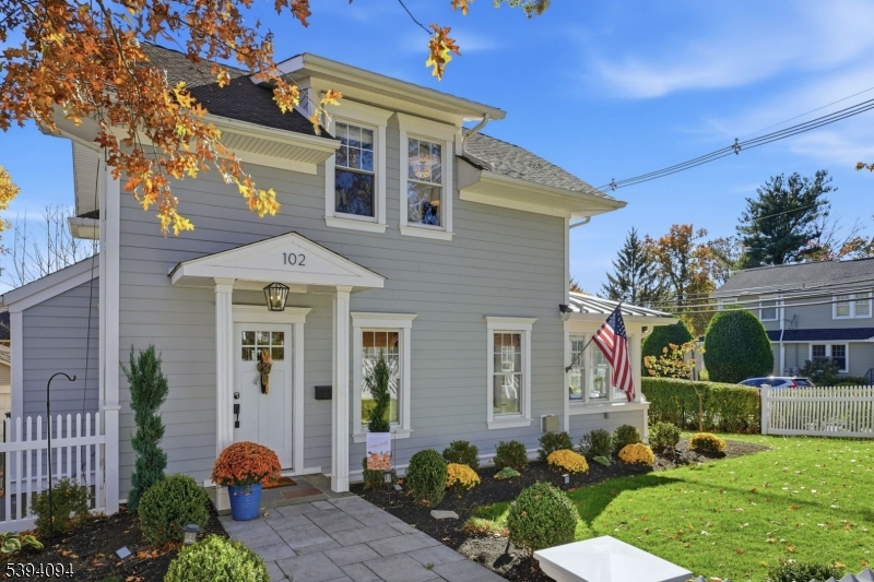 102 Center Ave, Chatham Boro, NJ 07928