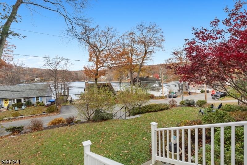 Ringwood Boro, NJ 07456,34 Upper Lakeview Ave