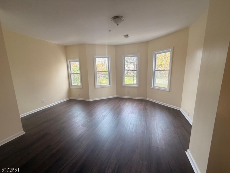 Elizabeth City, NJ 07206,154 Park Pl #2