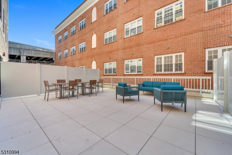 Morristown Town, NJ 07960,22 Schuyler Pl #405