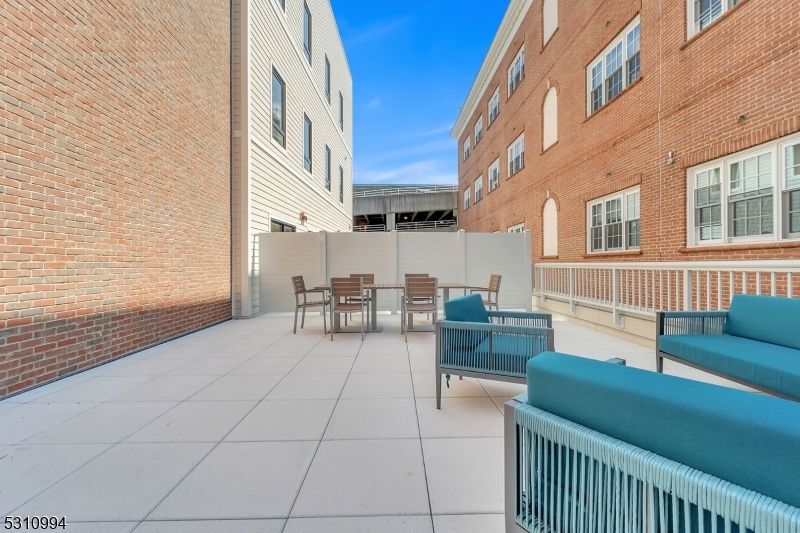 Morristown Town, NJ 07960,22 Schuyler Pl #405