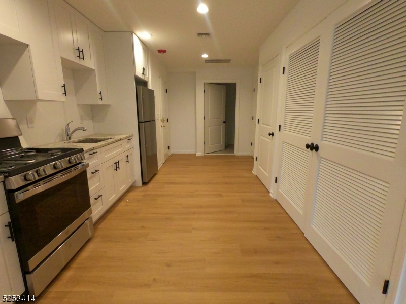 Berkeley Heights Twp., NJ 07922,588 Springfield Ave #1