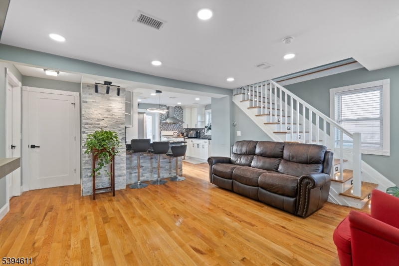 419 Bernard Ave, Linden City, NJ 07036