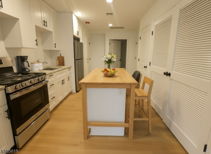 Berkeley Heights Twp., NJ 07922,588 Springfield Ave #1