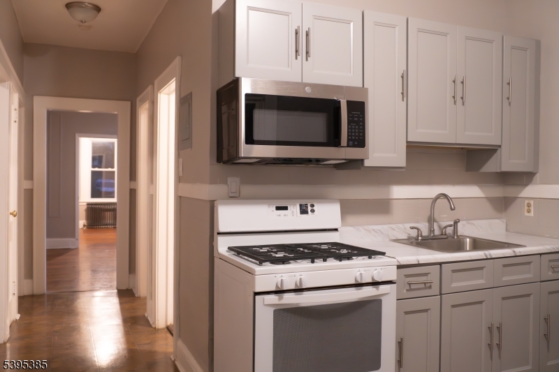 Irvington Twp., NJ 07111,108 Berkshire Pl #2