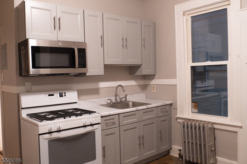 Irvington Twp., NJ 07111,108 Berkshire Pl #2