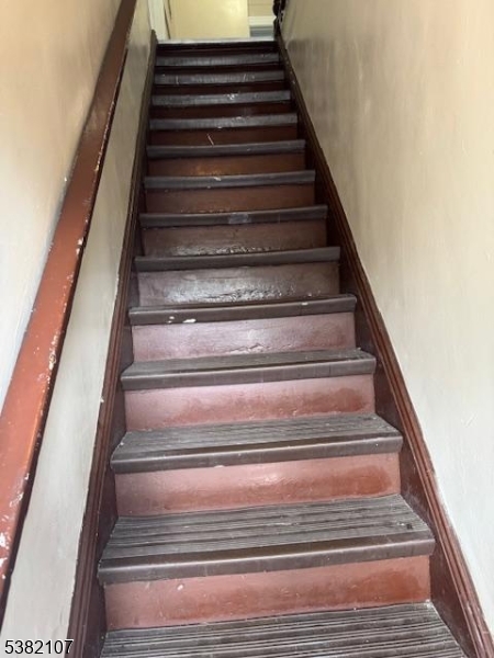 Hawthorne Boro, NJ 07506,329 Wagaraw Rd #10