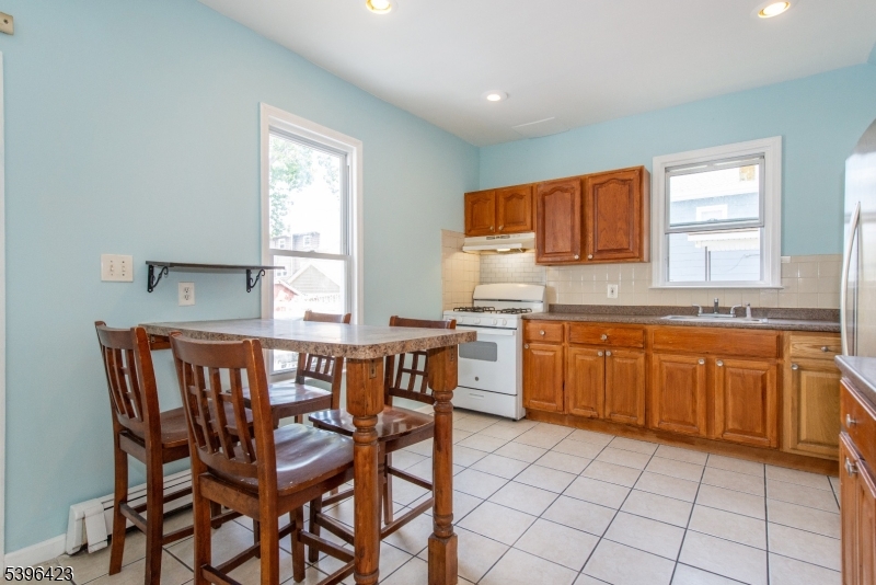 Kearny Town, NJ 07032,151 Laurel Ave