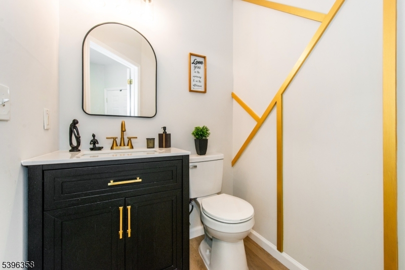 Clifton City, NJ 07013,23 Devonshire Dr