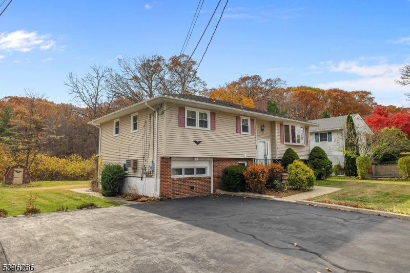 Netcong Boro, NJ 07857,23 Amendola Dr