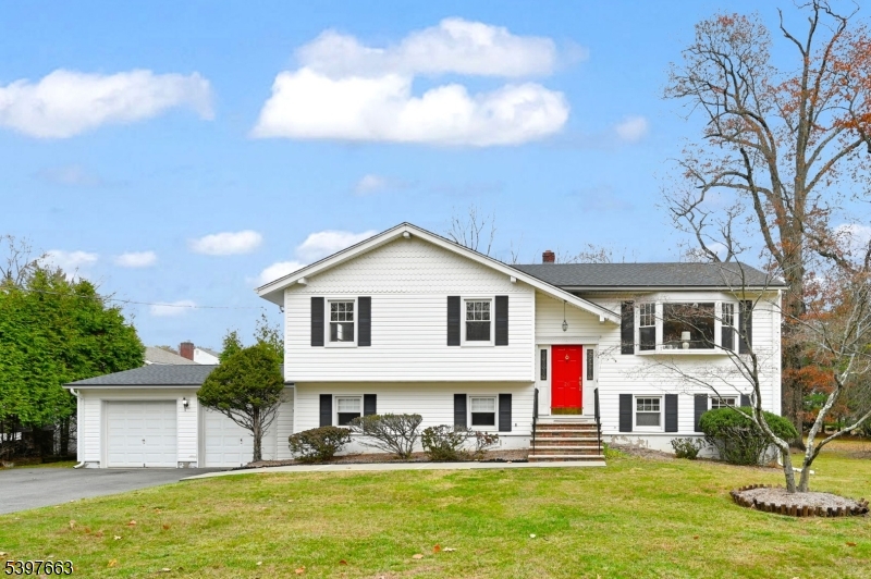 20 Rivervale Rd, River Vale Twp., NJ 07675