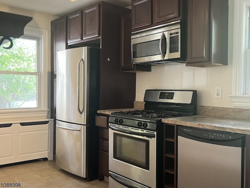 Teaneck Twp., NJ 07666,159 Henry St