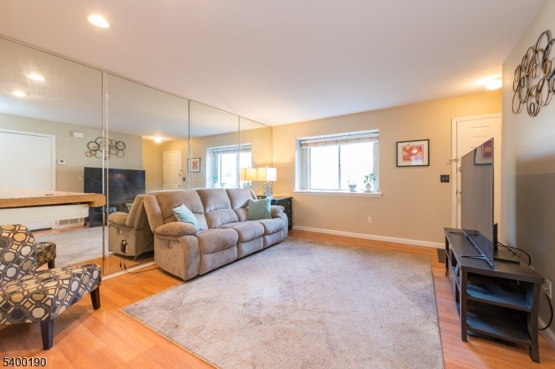 Union Twp., NJ 07083,303 Arsdale Ter #303