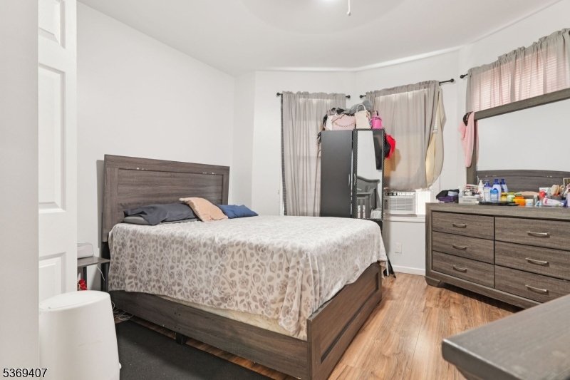 Newark City, NJ 07103,750 S 17Th St