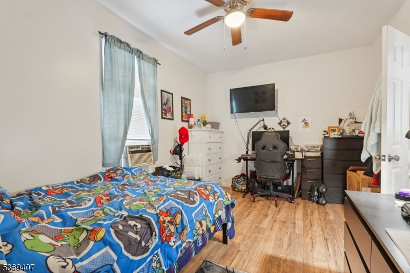 Newark City, NJ 07103,750 S 17Th St