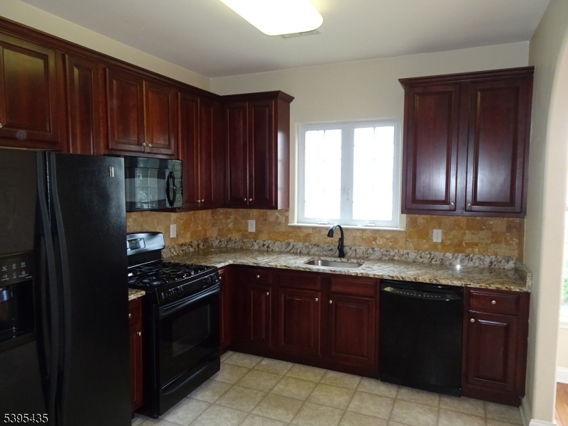 Lopatcong Twp., NJ 08865,112 Limerick Ln #1