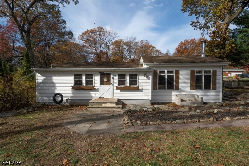 Hopatcong Boro, NJ 07874,18 Brendona Ave