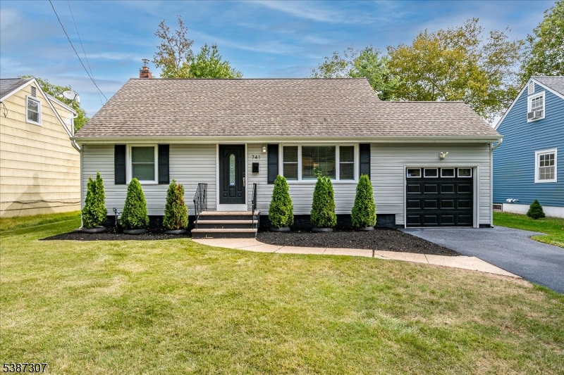 Rahway City, NJ 07065,741 Brookside Rd