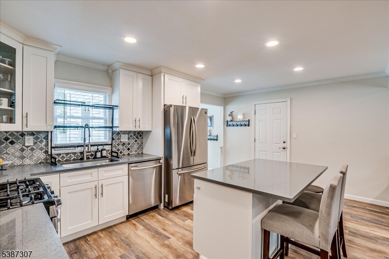 Rahway City, NJ 07065,741 Brookside Rd