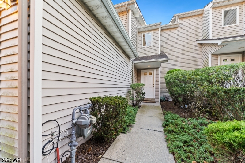 410 Heights Dr, Haledon Boro, NJ 07508