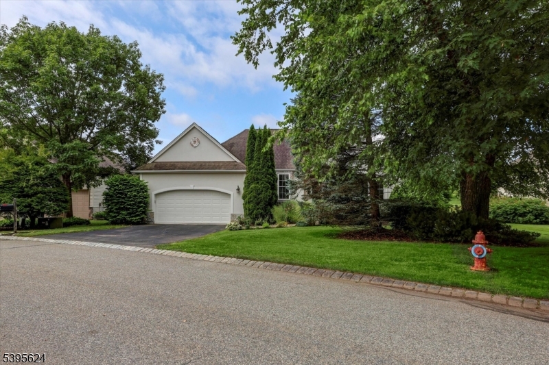 Hardyston Twp., NJ 07419,2 Post Oak Ct