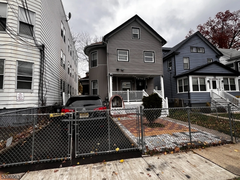 149 Smith St, Newark City, NJ 07106