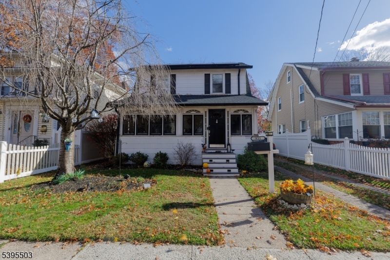 935 Thorn St, Rahway City, NJ 07065