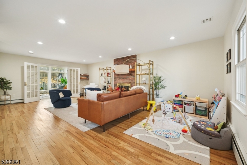 Summit City, NJ 07901,17 Edison Dr