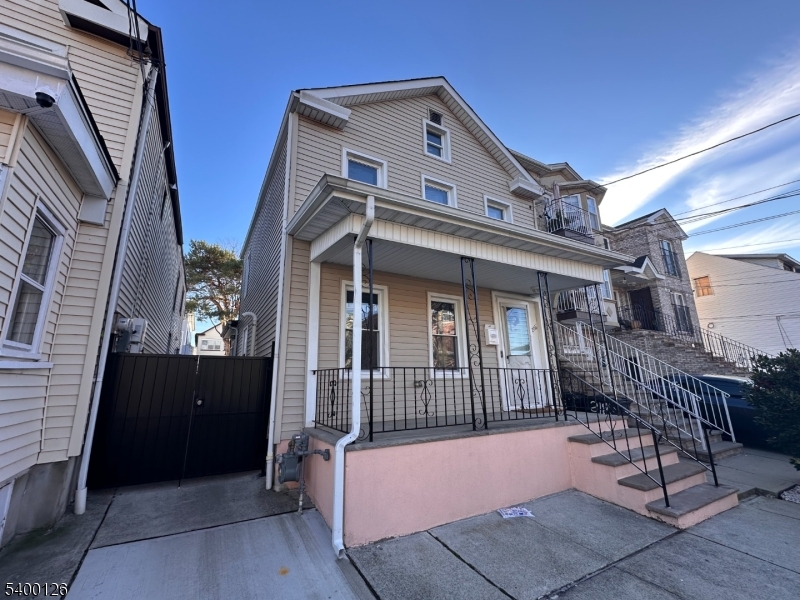 216 South St, Elizabeth City, NJ 07202