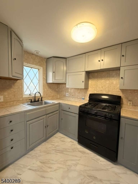 Rahway City, NJ 07065,632 Cora Pl