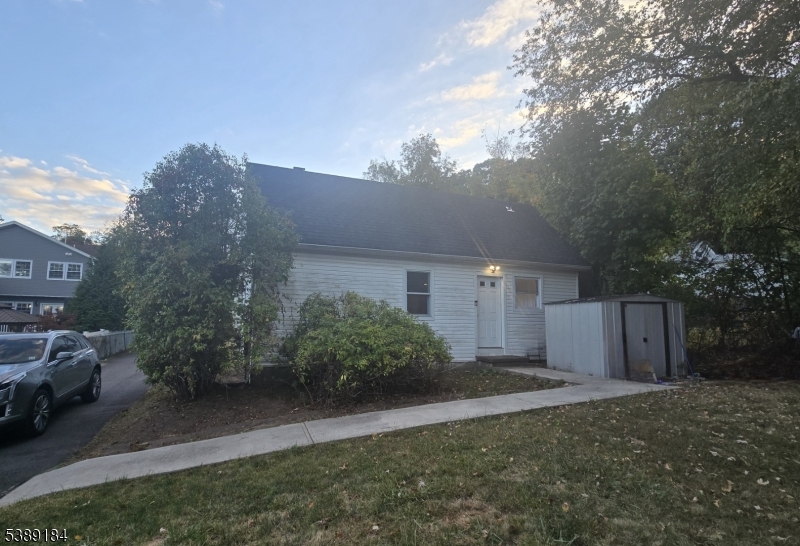 Clifton City, NJ 07013,18 Adams Ter