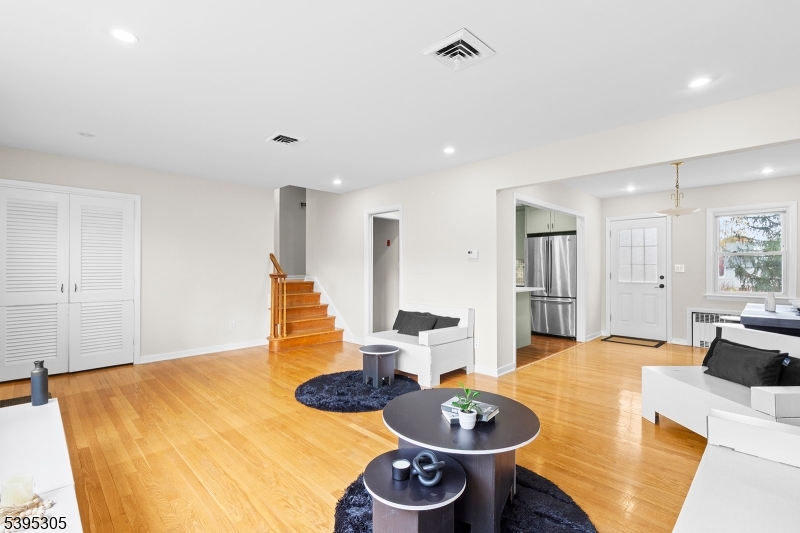 East Hanover Twp., NJ 07936,19 Petry Dr