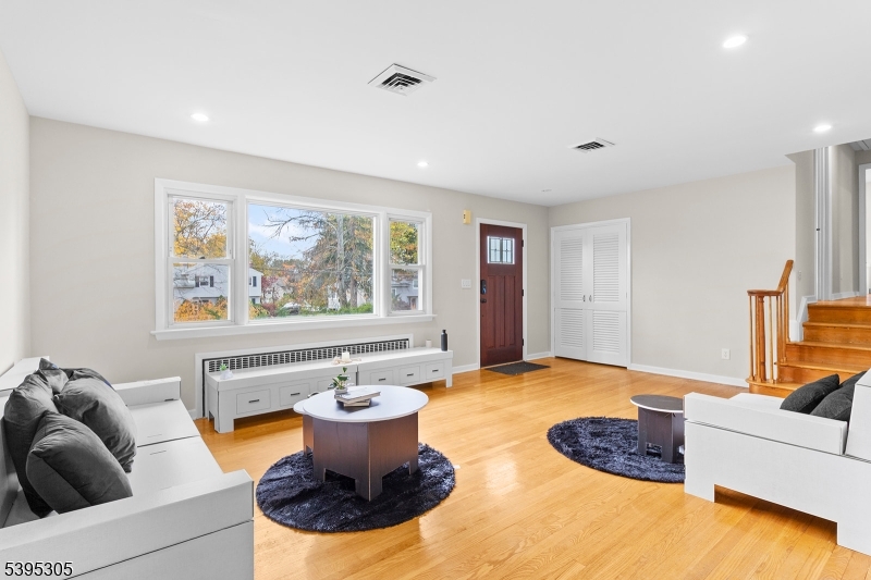 East Hanover Twp., NJ 07936,19 Petry Dr