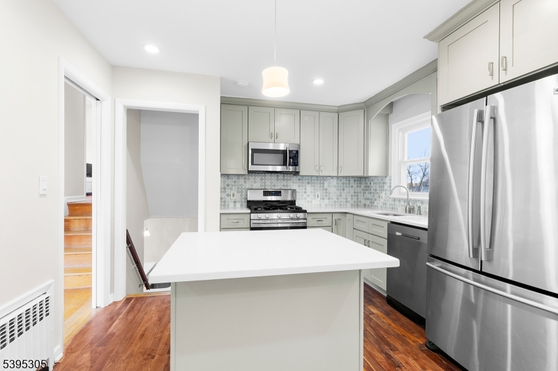 East Hanover Twp., NJ 07936,19 Petry Dr