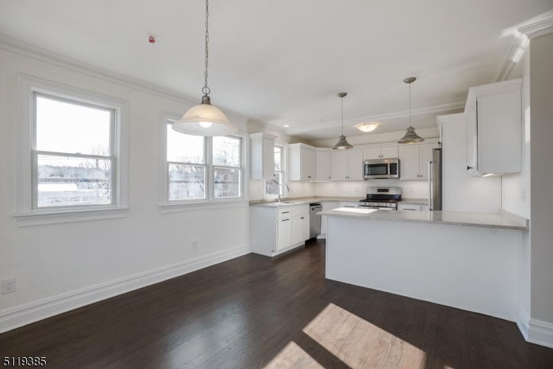 Madison Boro, NJ 07940,174 Main St #2