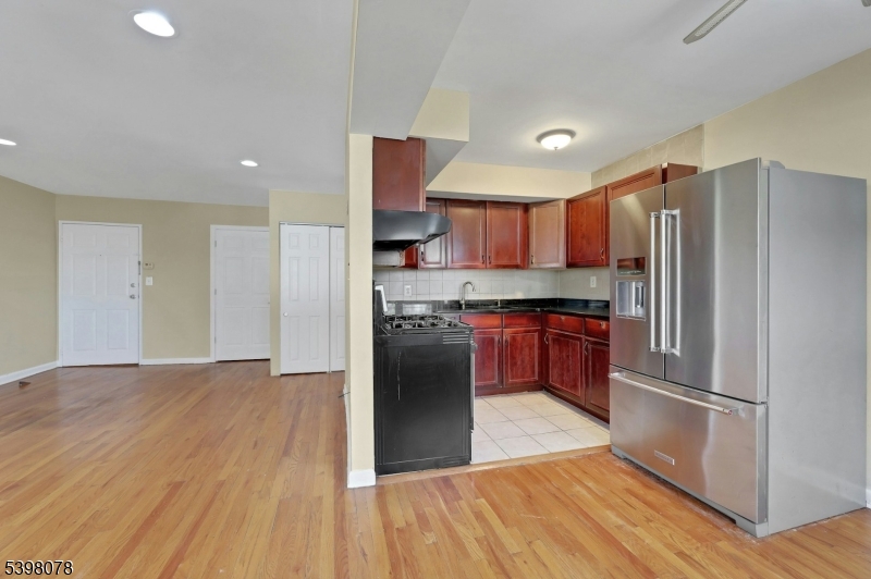 North Bergen Twp., NJ 07047,2215 Grand Ave #13