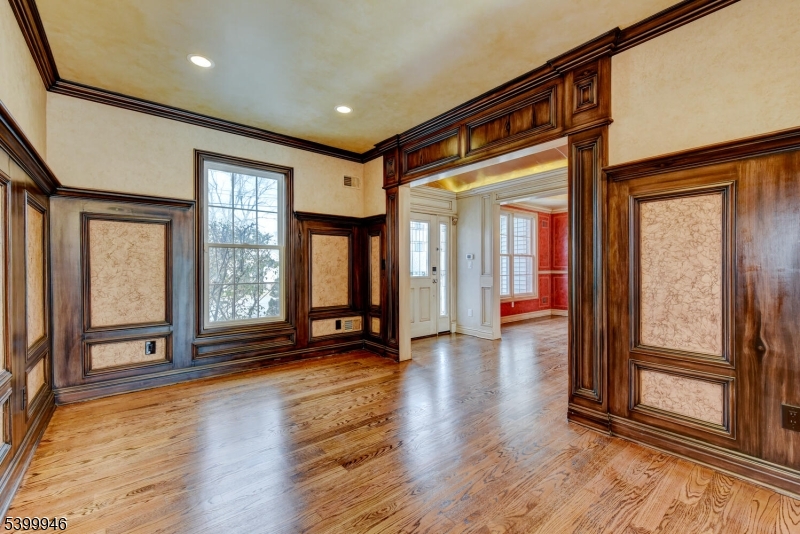 Roxbury Twp., NJ 07847,12 N 1St Ave