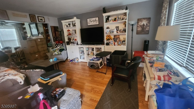 Sayreville Boro, NJ 08872,58 Delikat Ln