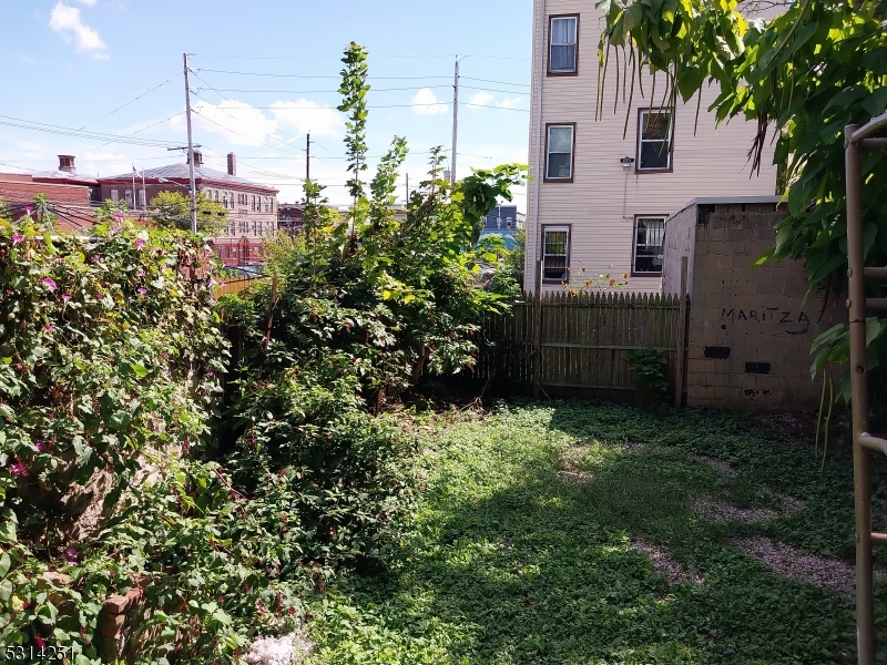 Newark City, NJ 07107,71 N 5Th St