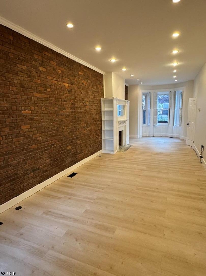 Newark City, NJ 07102,59A James St #A