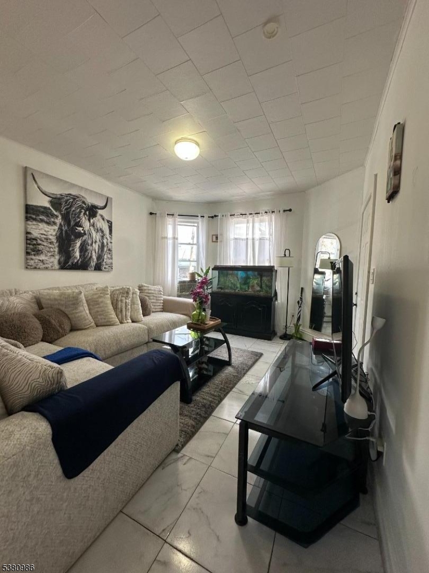 Paterson City, NJ 07514,466 E 25Th St