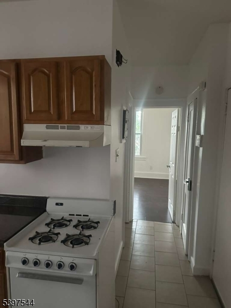 Newark City, NJ 07106,231 Alexander St #1L